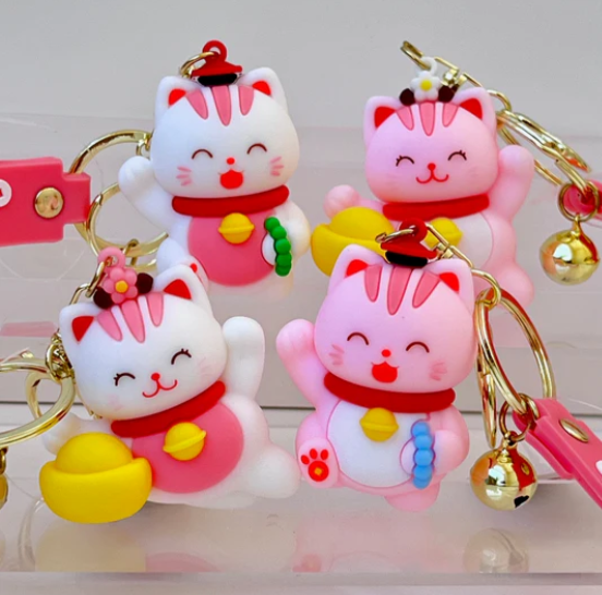 MANEKI CAT KEYCHAIN
