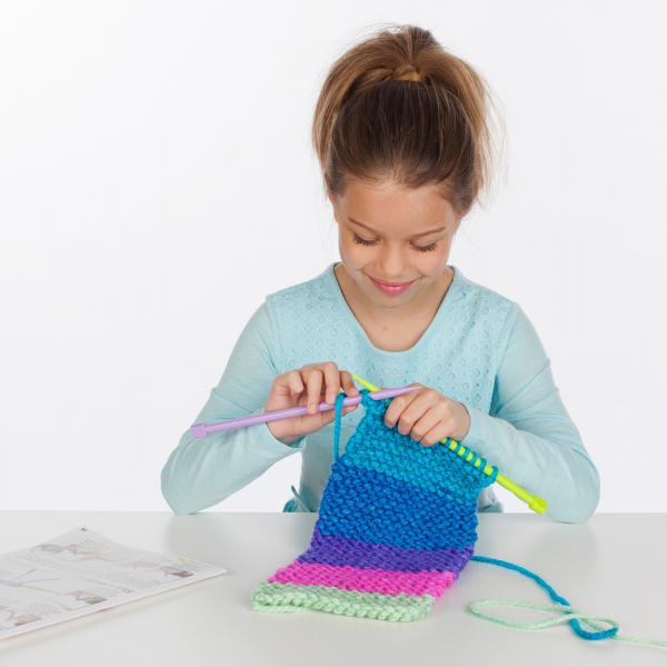 LEARN TO KNIT POCKET SCARF
