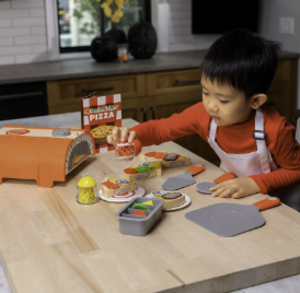 PRETENDABLES BACKYARD PIZZA OVEN SET