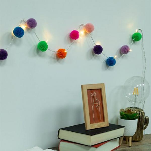 POM-POM STRING LIGHTS