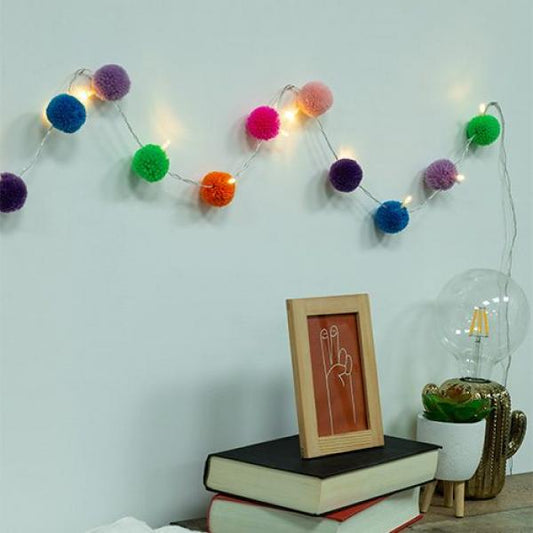 POM-POM STRING LIGHTS