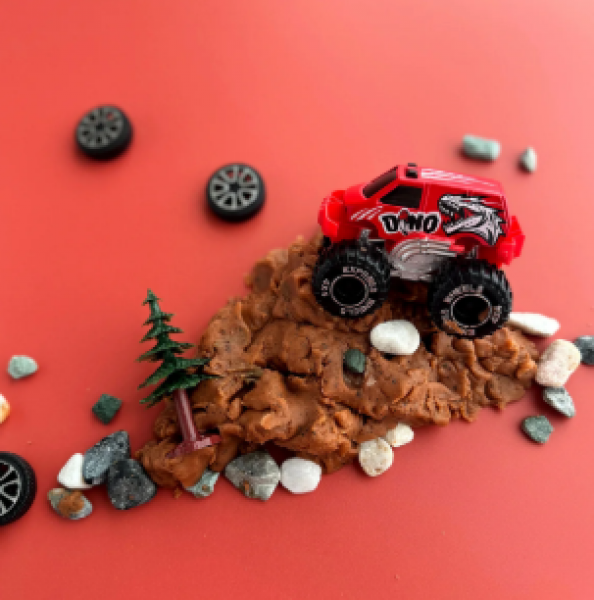 PLAY DOUGH KIT: MONSTER TRUCK ROOT BEER SCENTED