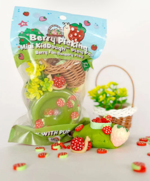 MINI KIDDOUGH PLAY PACK: BERRY PICKING STRAWBERRY SHORTCAKE SCENTED